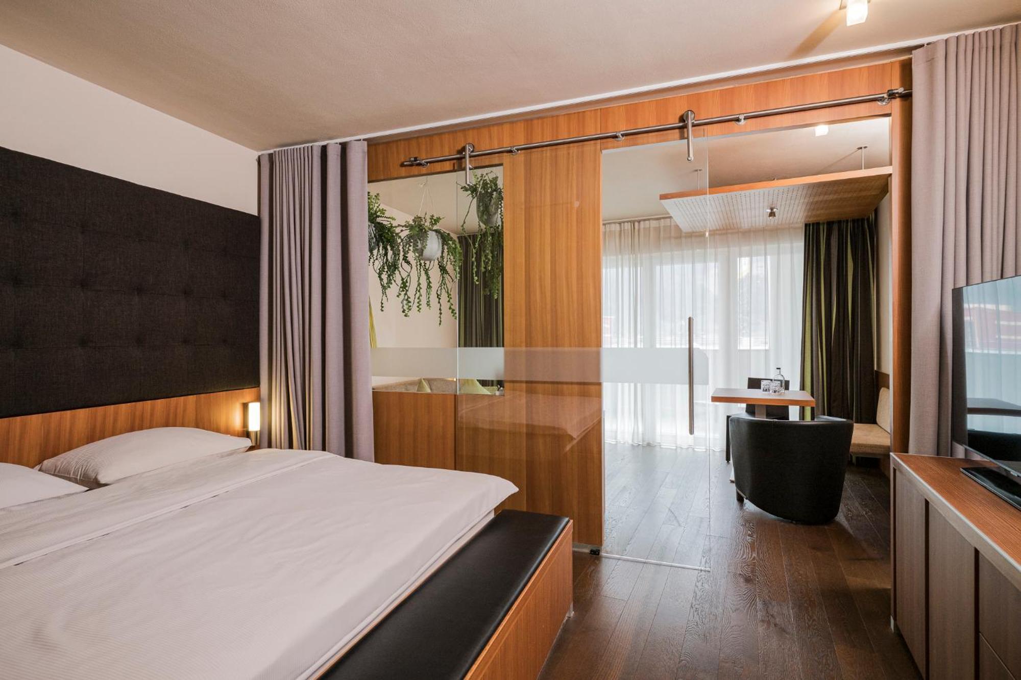Lindenhof Pure Luxury & Spa Dolcevita Resort Натурно Экстерьер фото
